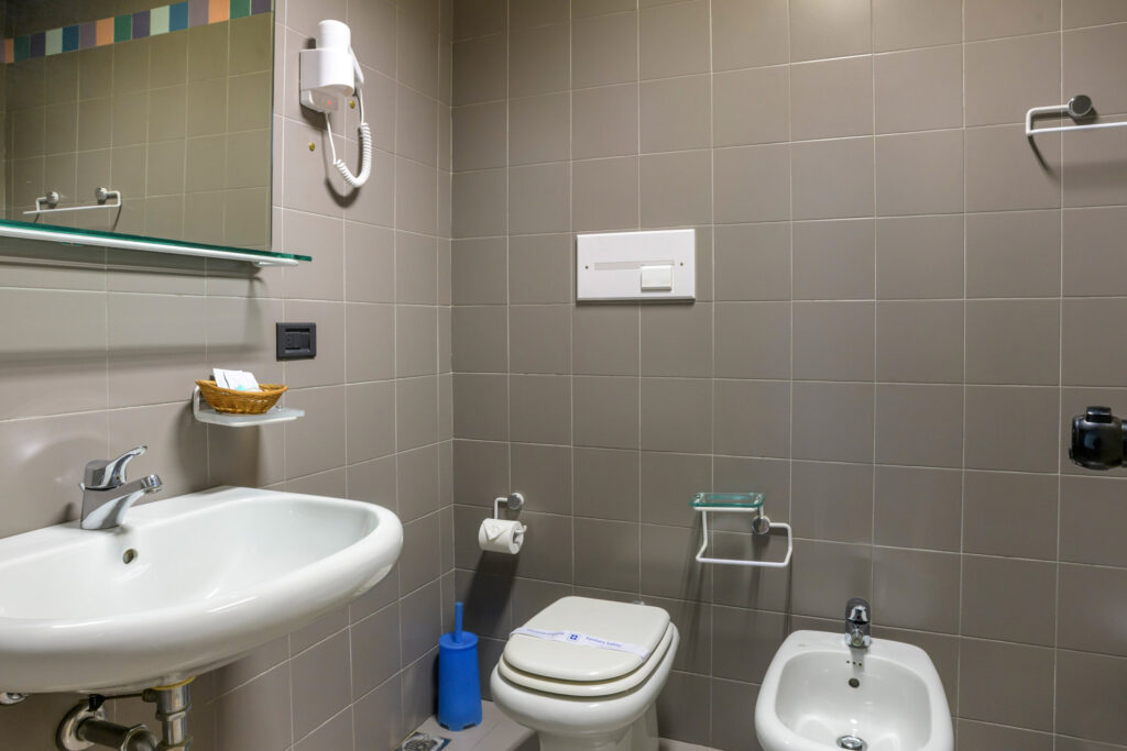 Bagno economy rooms (2)