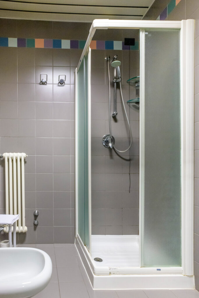 Bagno economy rooms (7)