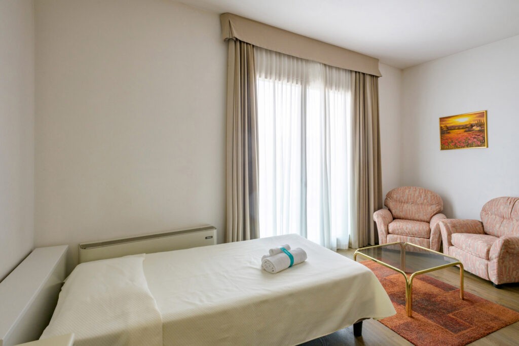 Family room (2)
