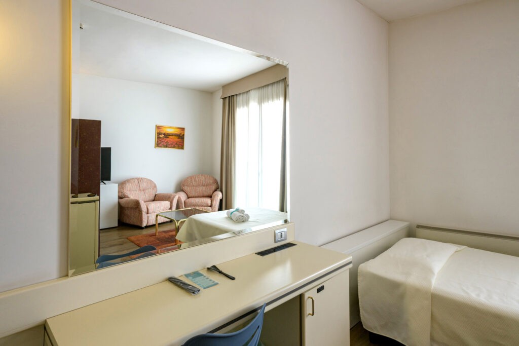 Family room (3)